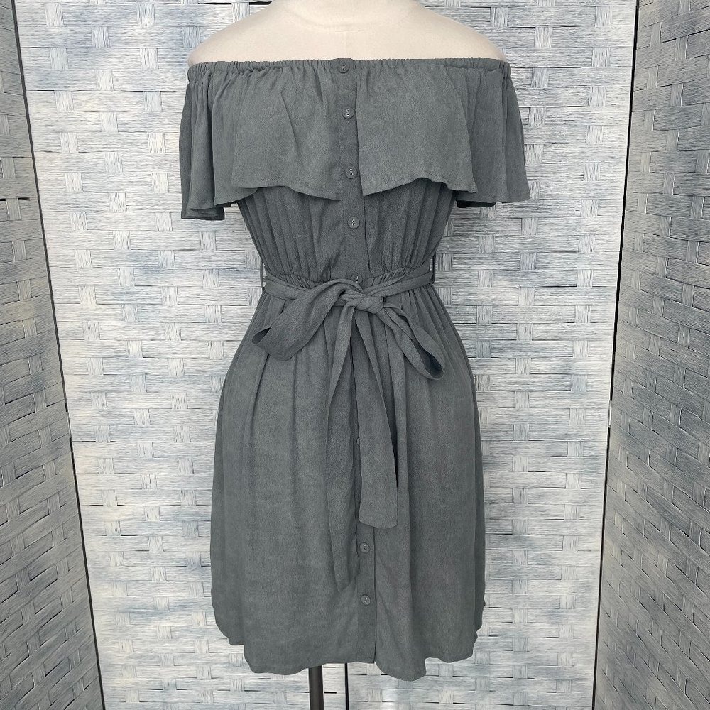 Bardot Sz 8/Medium Off The Shoulder Button Front Ruffle Dress Ash Gray